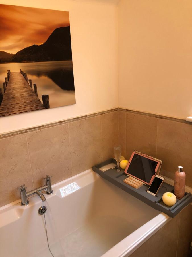Six By The Sea - 2 Bed House - A Little Something For Everyone Saint Columb Minor Eksteriør billede