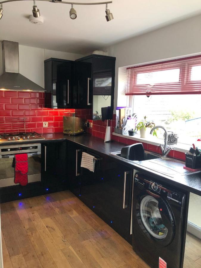 Six By The Sea - 2 Bed House - A Little Something For Everyone Saint Columb Minor Eksteriør billede